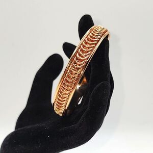 Bronzo Italia Average Diamond Cut Spiral Round Bangle NWOT